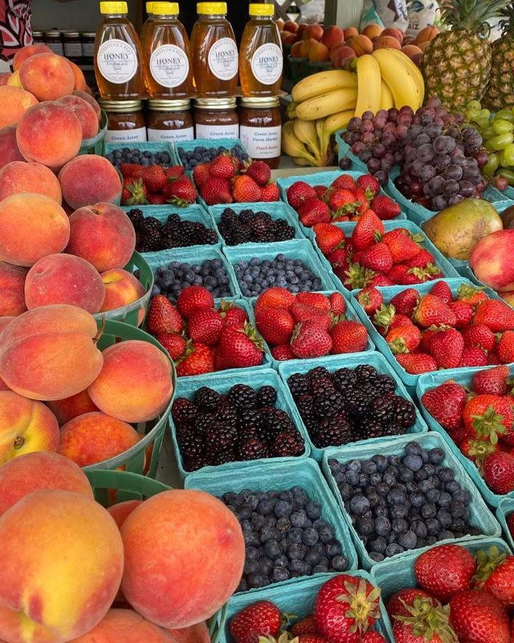 Wholesome Berry Medley: Freshness, Field to Table Charm